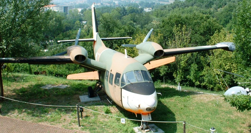 Piaggio P166