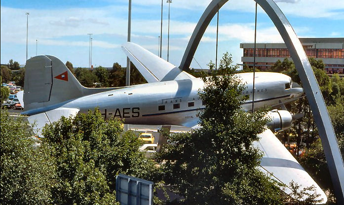 DC-3 on display at Tullamarine