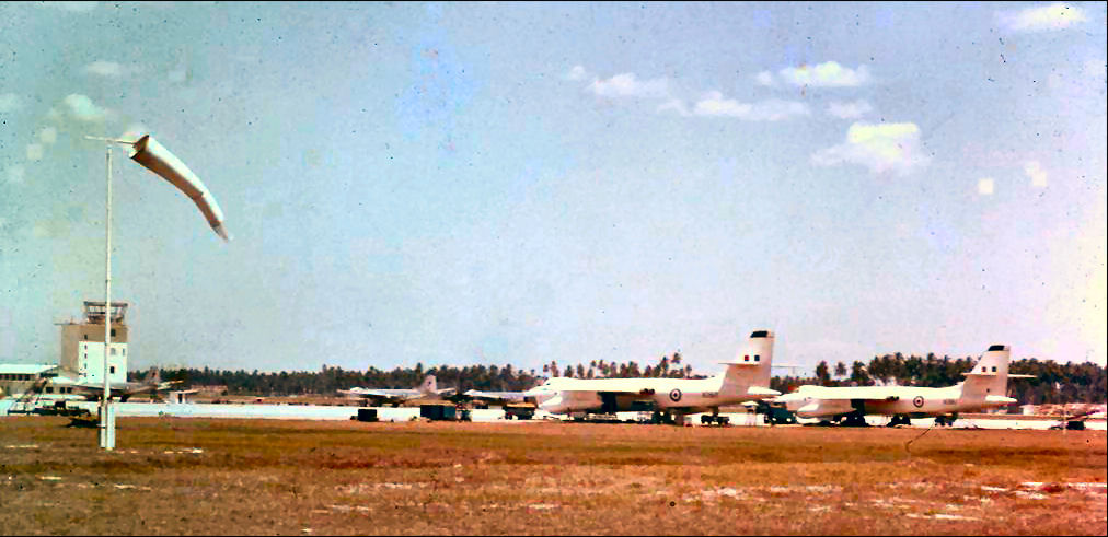 RAF Valiants and 2 Sqn Canberras