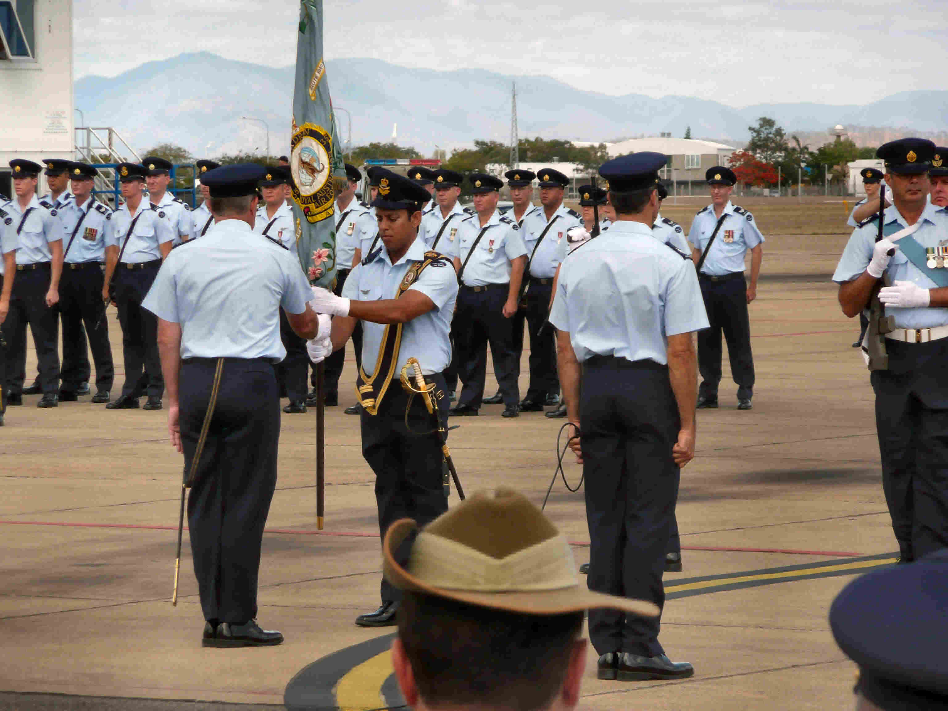 Farewelling the Caribou, Townsville, 2009