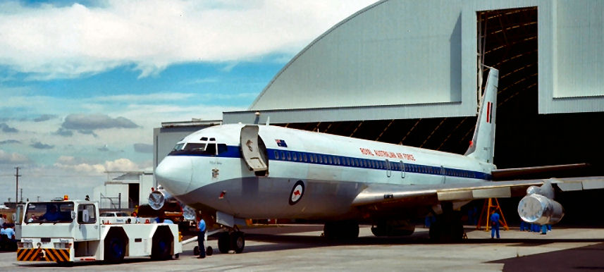 RAAF retired Boeing 707 tanker